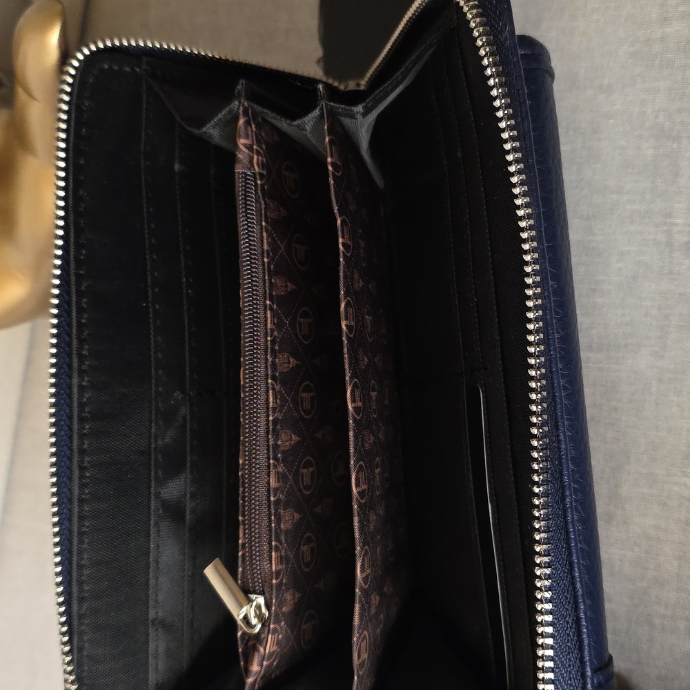 London Fog Navy Clutch Wristlet - Picture 6 of 7